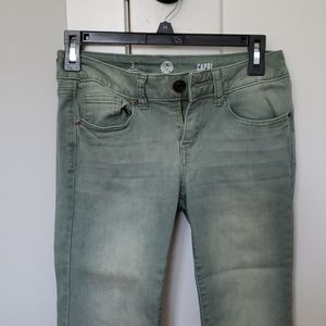 SO forest green capris